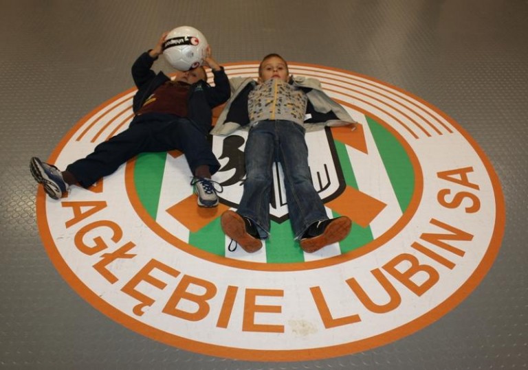 Tłumnie na stadionie (FOTO)