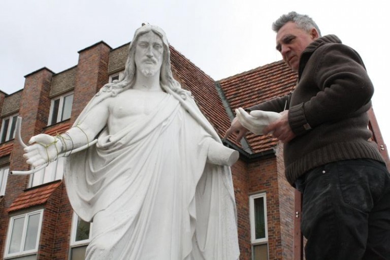 Jezus odzyskał ręce