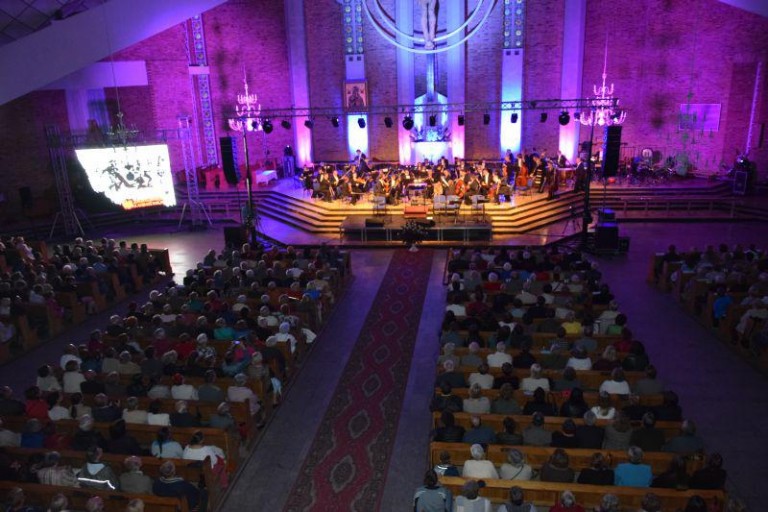 Muzyka wypełniła mury i serca