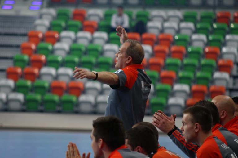 Piłkarze ręczni na minus