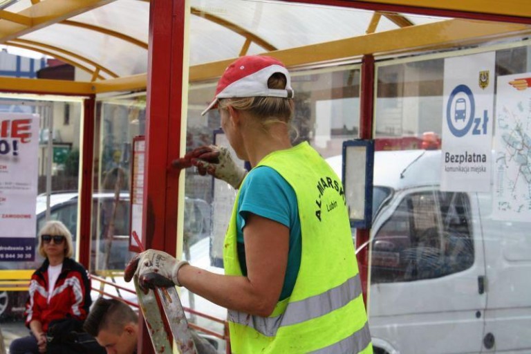 Remontują przystanki