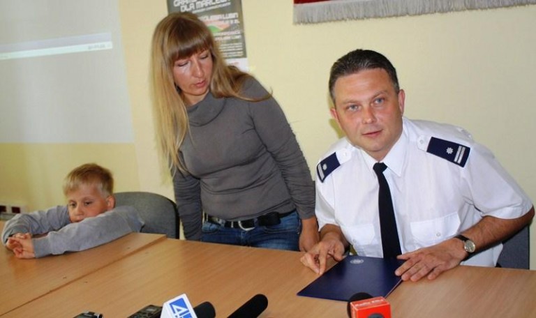 Pokopią na rozkaz policji