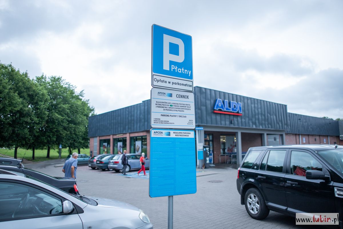 Płatny parking pod marketem? Tak, ale na przejrzystych zasadach