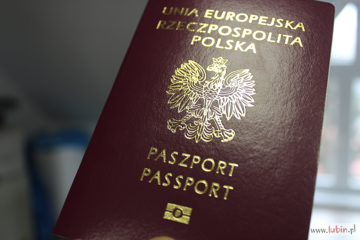 Prawie 4 tys. paszportów w rok