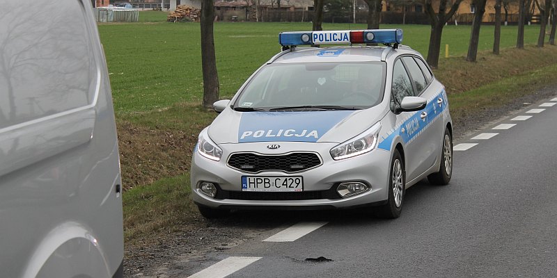 Uciekał przed policją, bo nie ma prawa jazdy