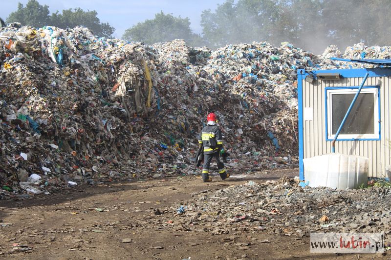 Prezydent wzywa wójta do usunięcia odpadów z Kłopotowa