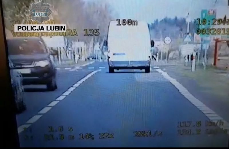 Pędzili ponad 100 km/h tam, gdzie w wypadkach giną ludzie