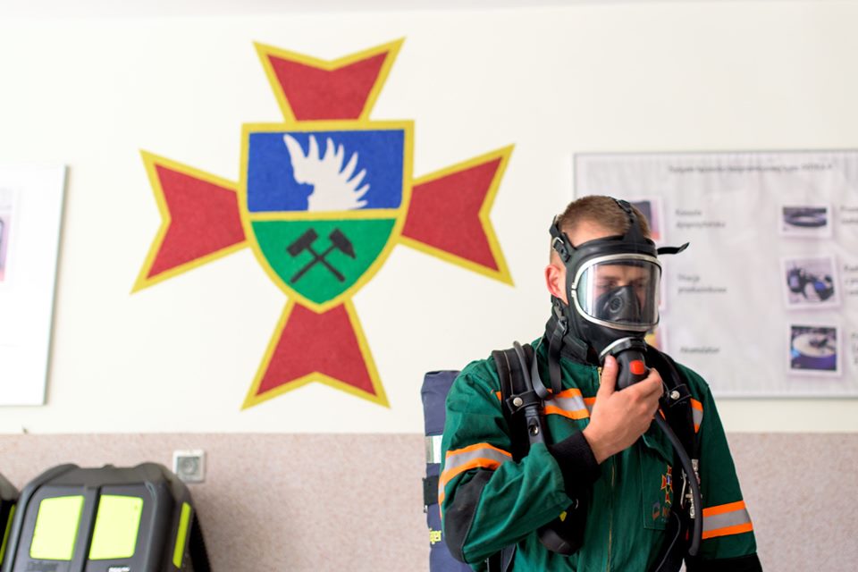 Ratownicy z KGHM pomagają w akcji ratowania grotołazów