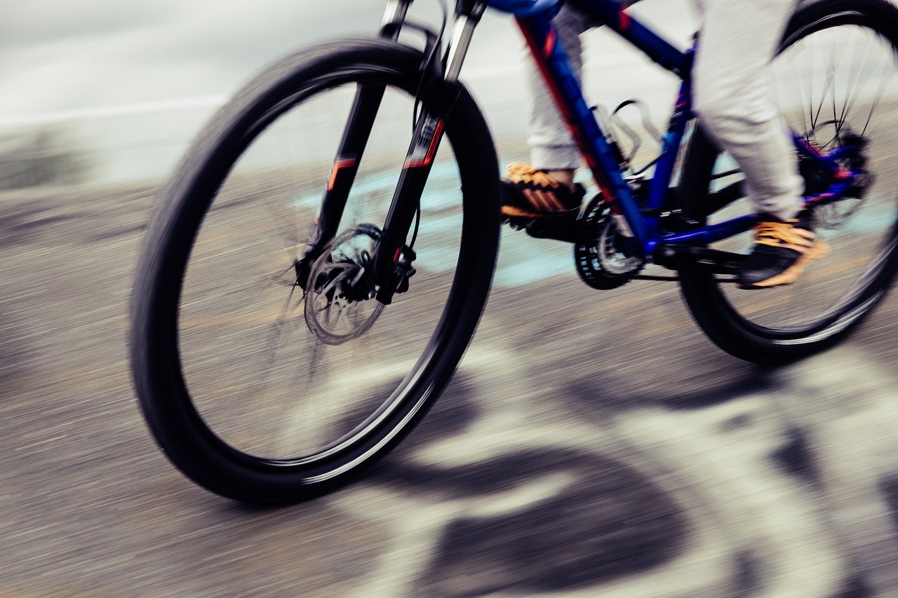 Motocyklisto, rowerzysto – bądź bezpieczny na drodze!