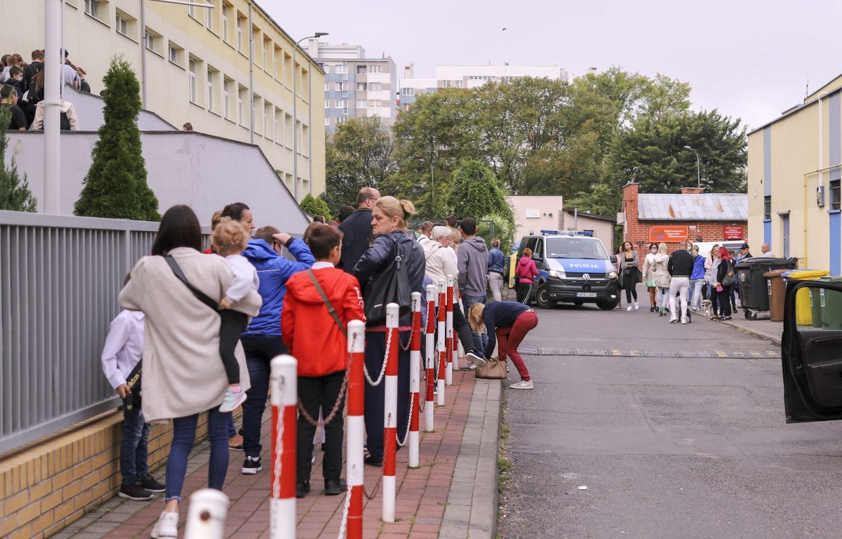 Alarm bombowy na rozpoczęcie roku szkolnego