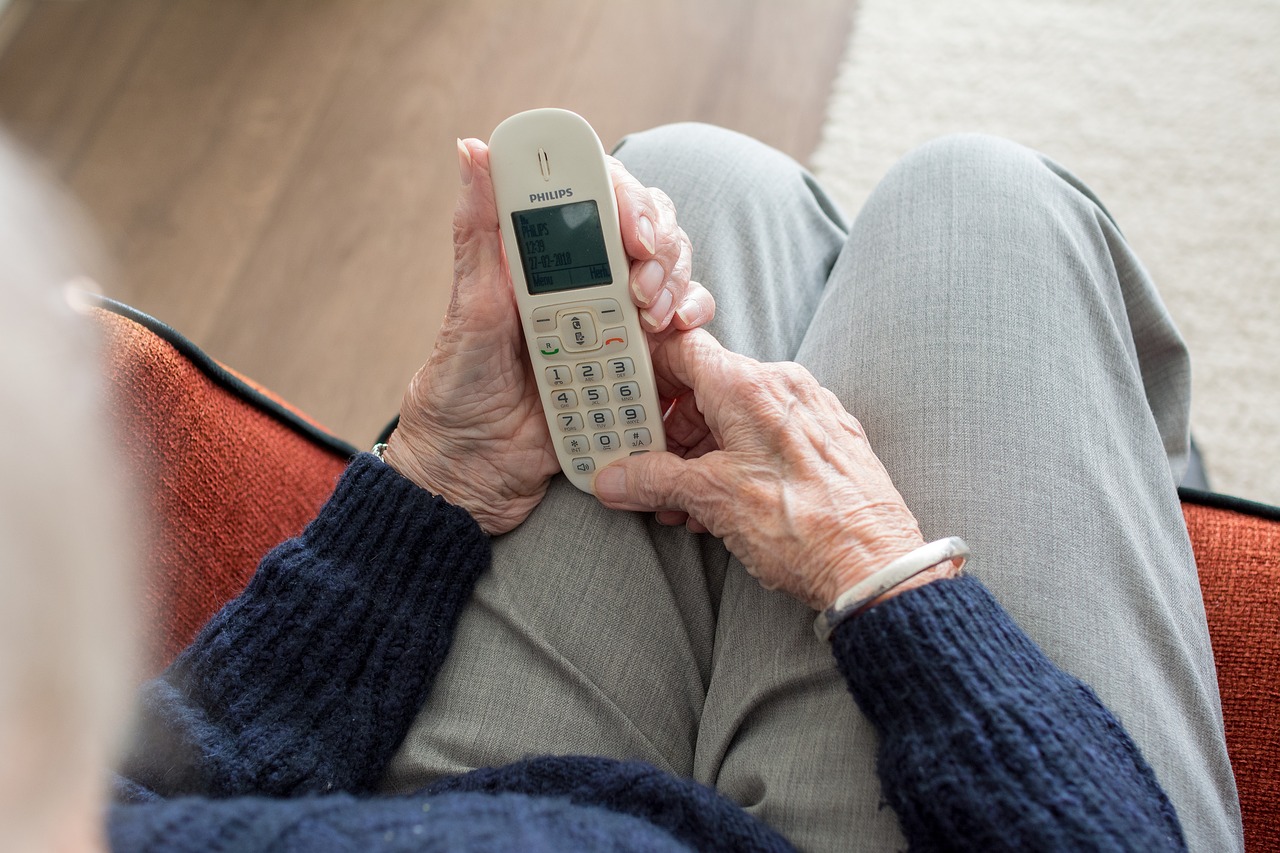 Kolejna seniorka straciła oszczędności