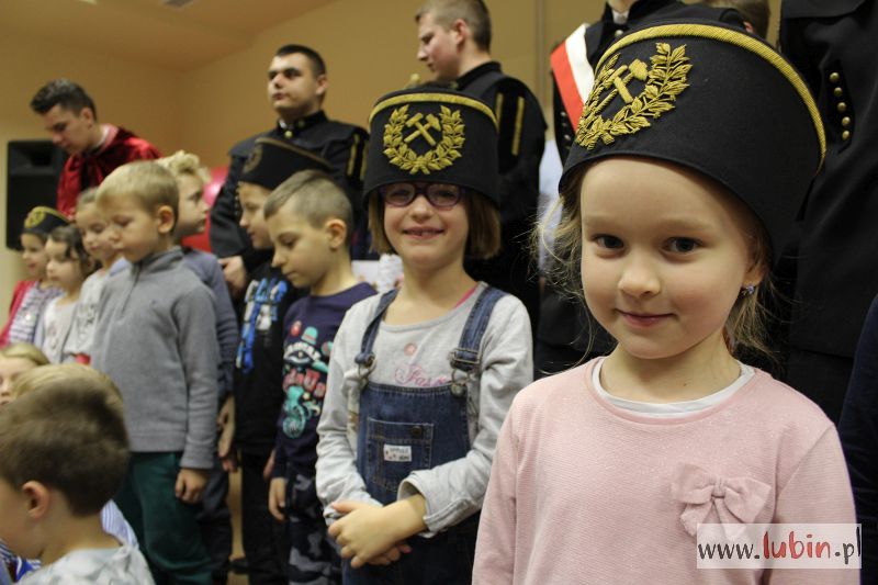 Bo górnik „wydobywuje” miedź, czyli dzieci poznają tradycje