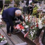 składanie kwiatów na cmentarzu, 31.08.2020 r (1)