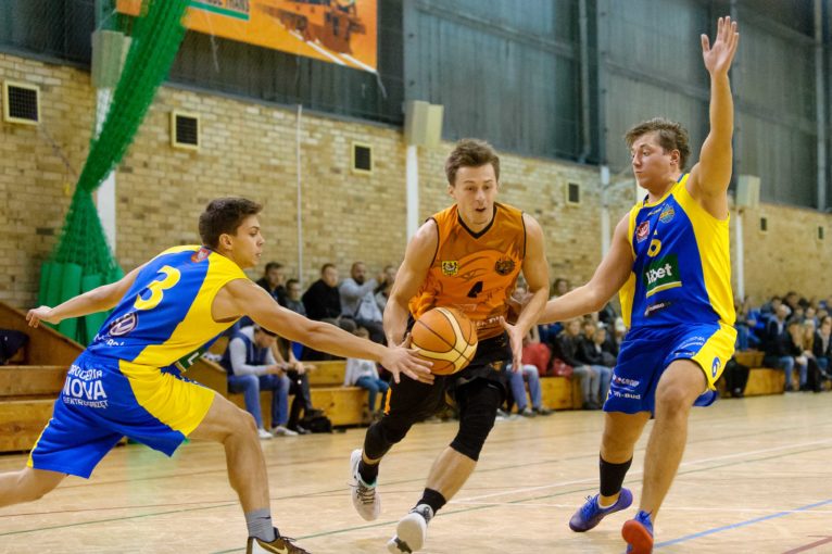 2016.10.08 Lubin Koszykowka 3 liga sezon 2016/2017 SMK Lubin - KK Olesnica Foto Pawel Andrachiewicz / Foto Andrus