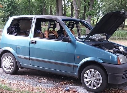 Auto spalone, właściciela nie widać