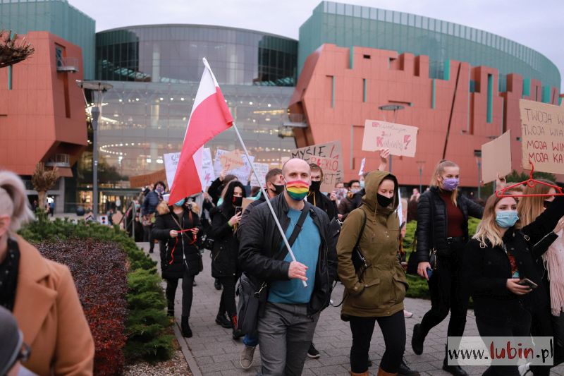 „Wara od kobiet” – mieszkańcy wyszli na ulice