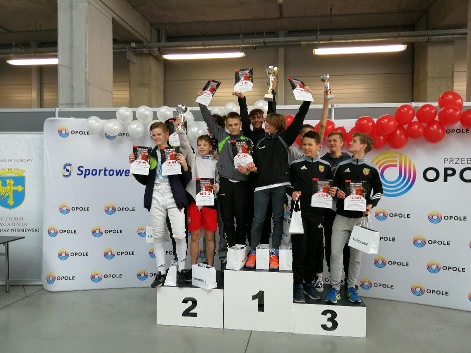 Podium dla szermierzy Olega Bugajenko