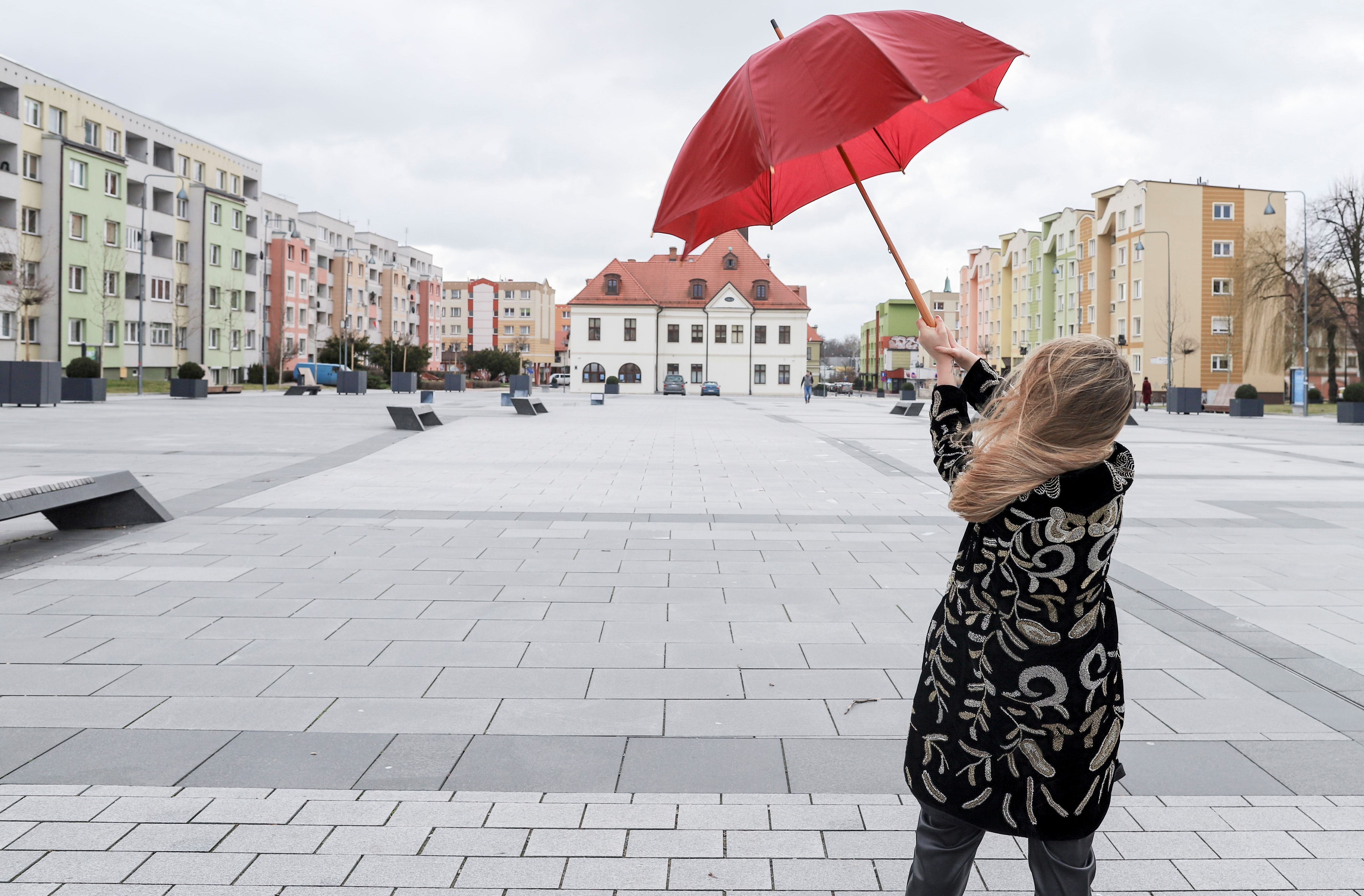 Uwaga na silny wiatr! IMGW znowu ostrzega