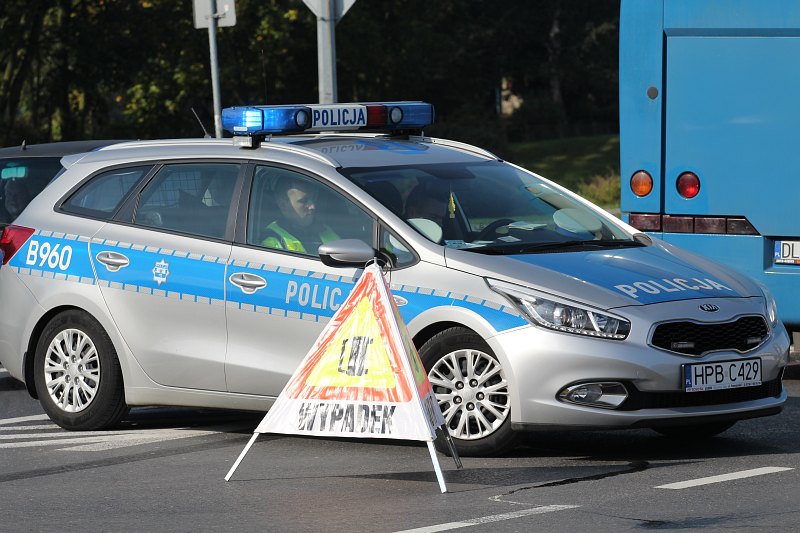 Zderzenie aut, zablokowana droga