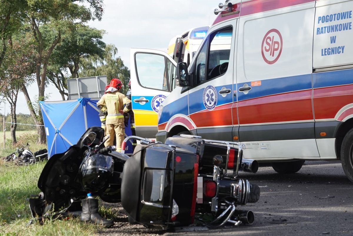 Trwa wyjaśnianie okoliczności zderzenia motocyklistów i osobówki