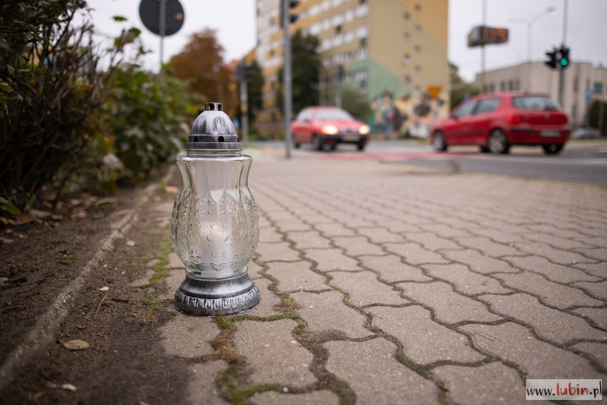 Rowerzysta potrącony na pasach nie żyje