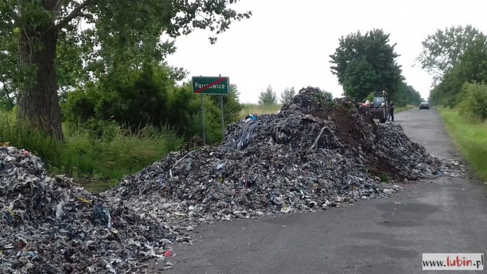 Te hałdy trzeba teraz posprzątać