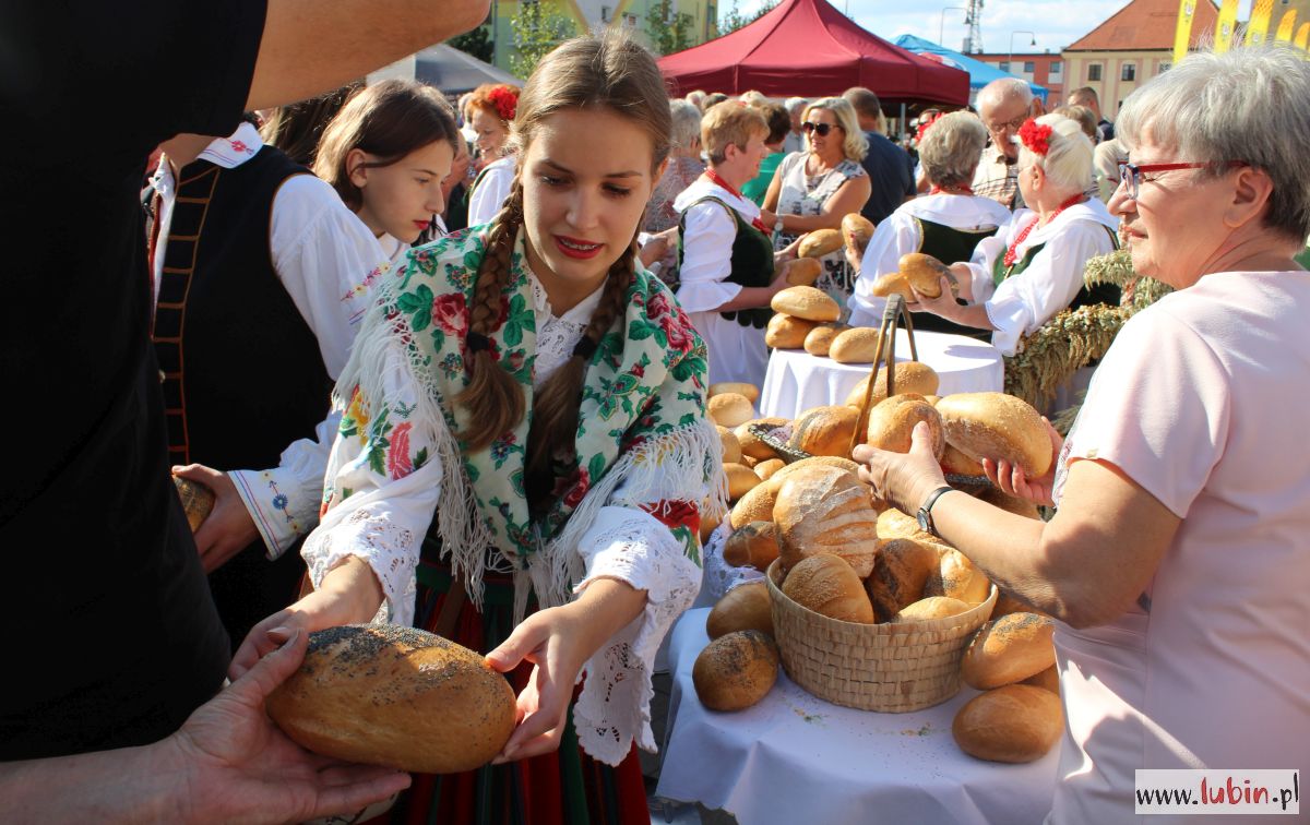 Niedziela z chlebem w lubińskim rynku